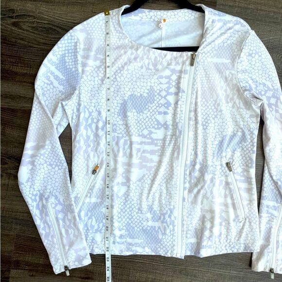 Lucy Asymmetrical Activewear Jacket - Size M - Picture 11 of 12